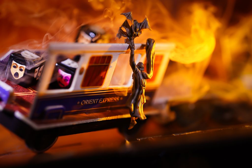 Horror on the Orient Express — Orient Express carriage miniature with horror figure