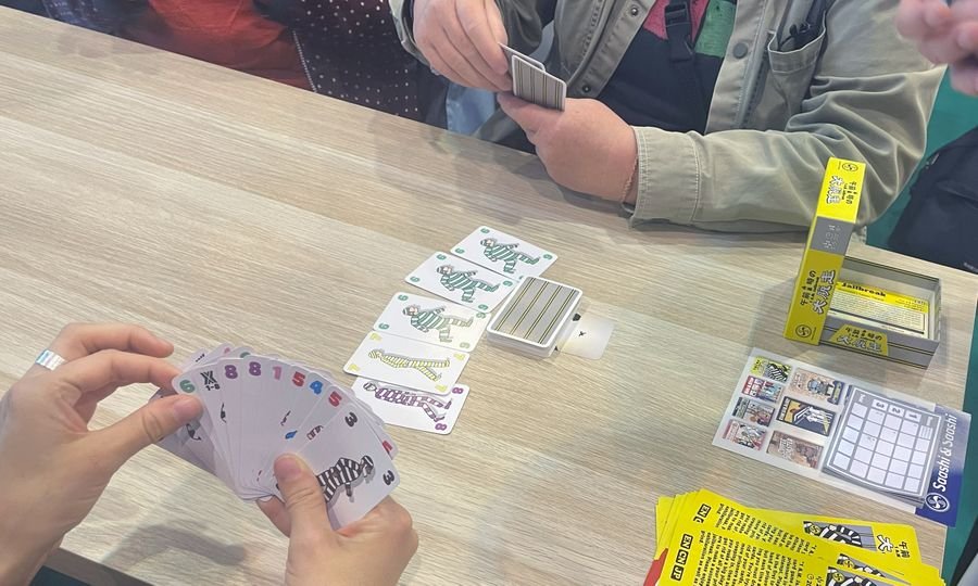 Rear packaging of 1 A.M. Jailbreak board game